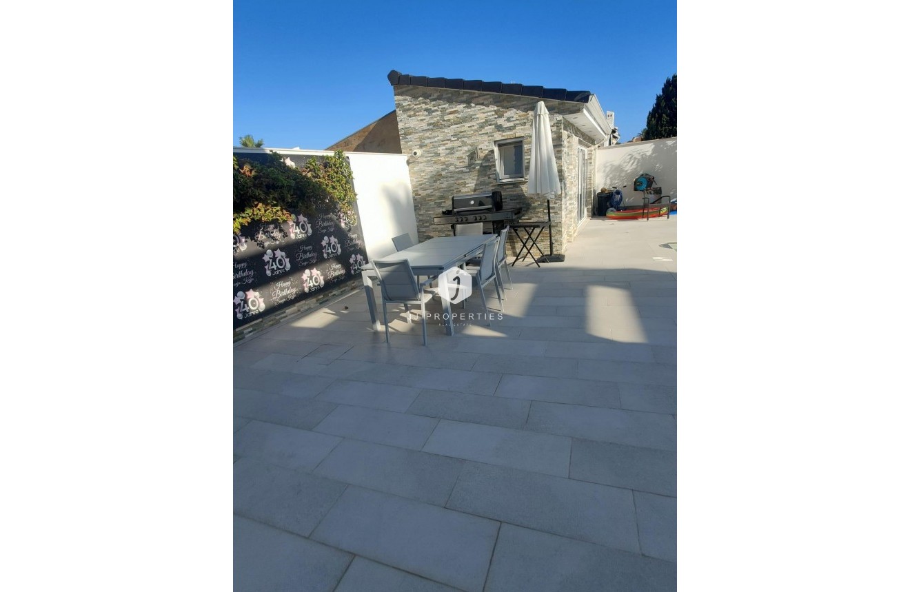 Tweedehands - Villa -
Orihuela Costa - La Zenia