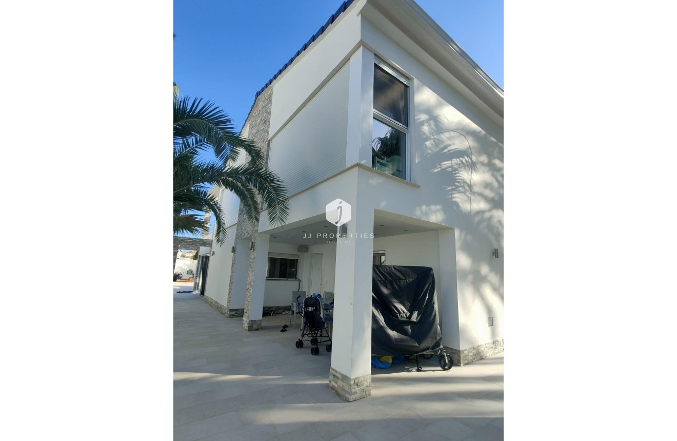 Tweedehands - Villa -
Orihuela Costa - La Zenia