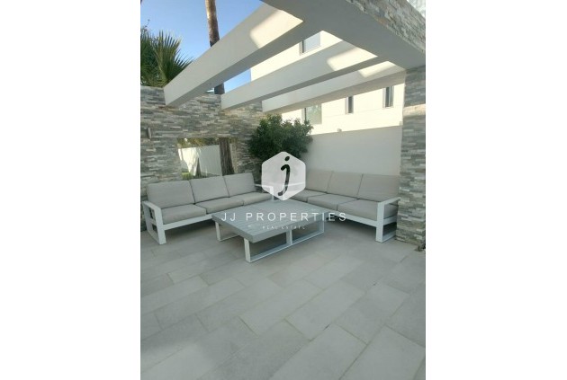 Tweedehands - Villa -
Orihuela Costa - La Zenia