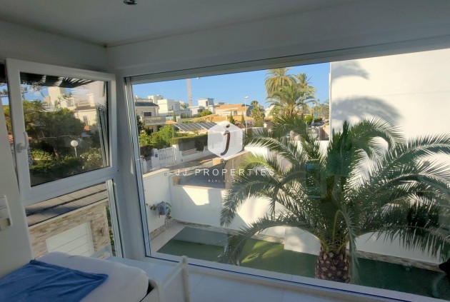 Tweedehands - Villa -
Orihuela Costa - La Zenia