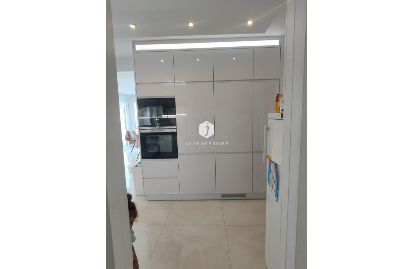 Tweedehands - Villa -
Orihuela Costa - La Zenia