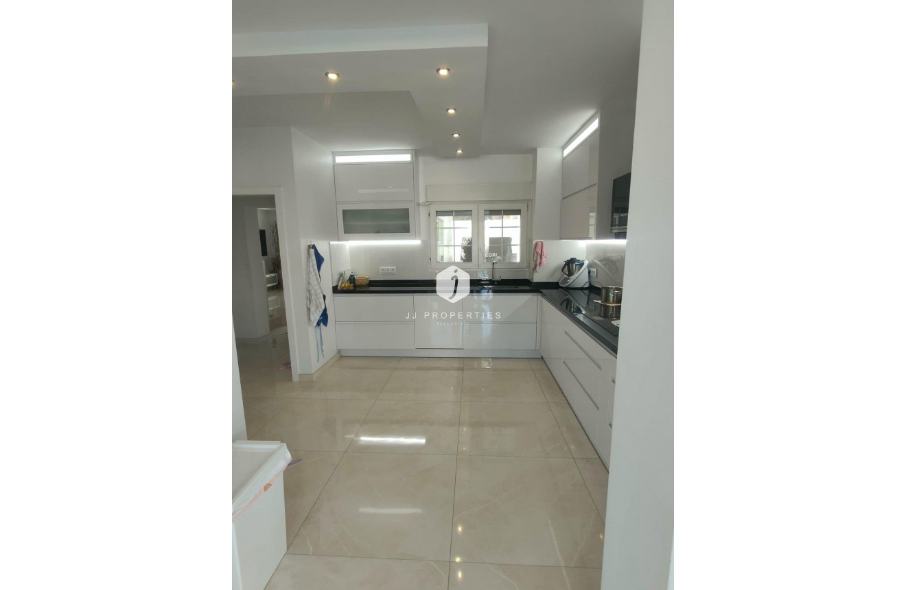 Tweedehands - Villa -
Orihuela Costa - La Zenia