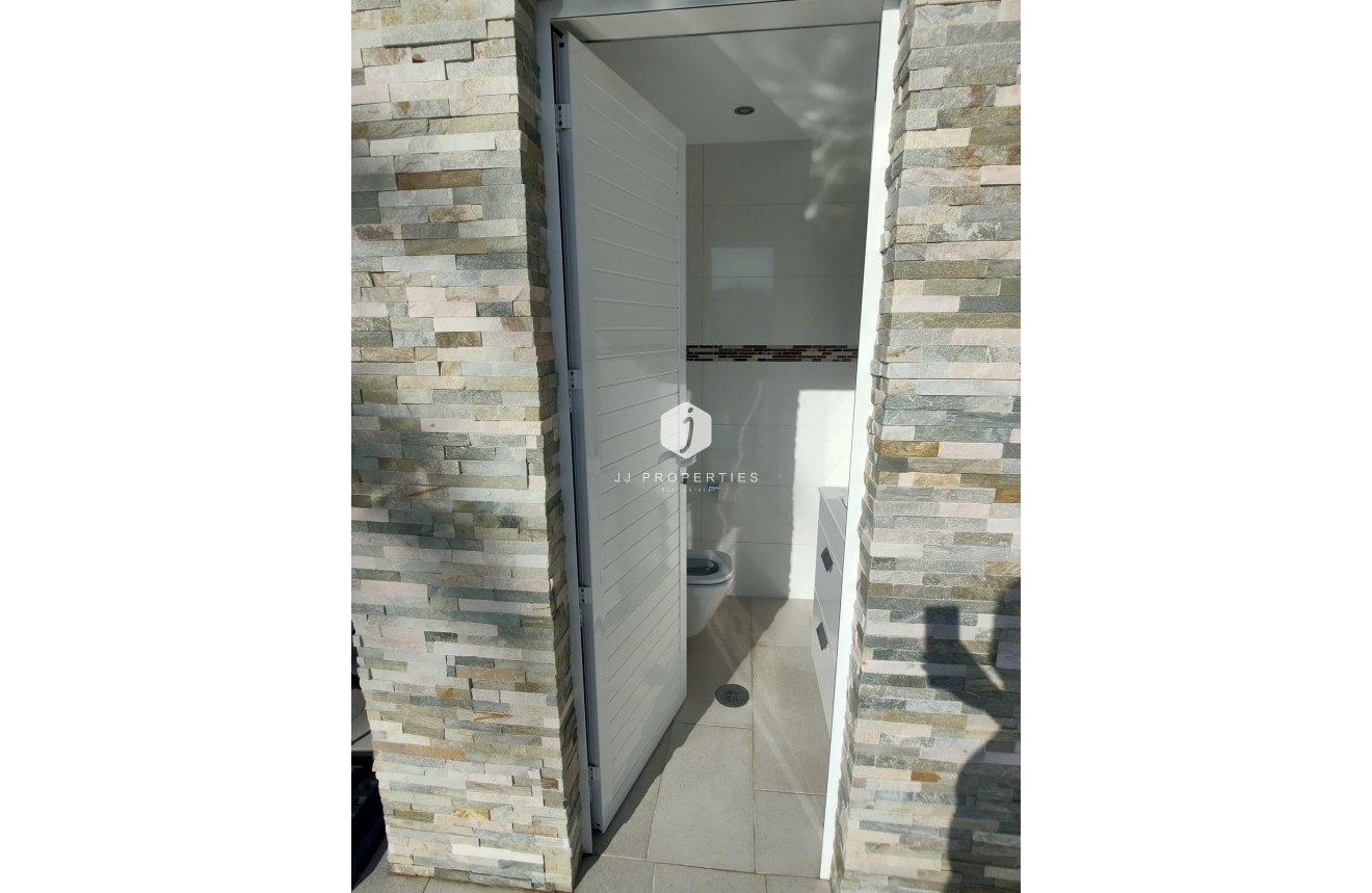 Tweedehands - Villa -
Orihuela Costa - La Zenia