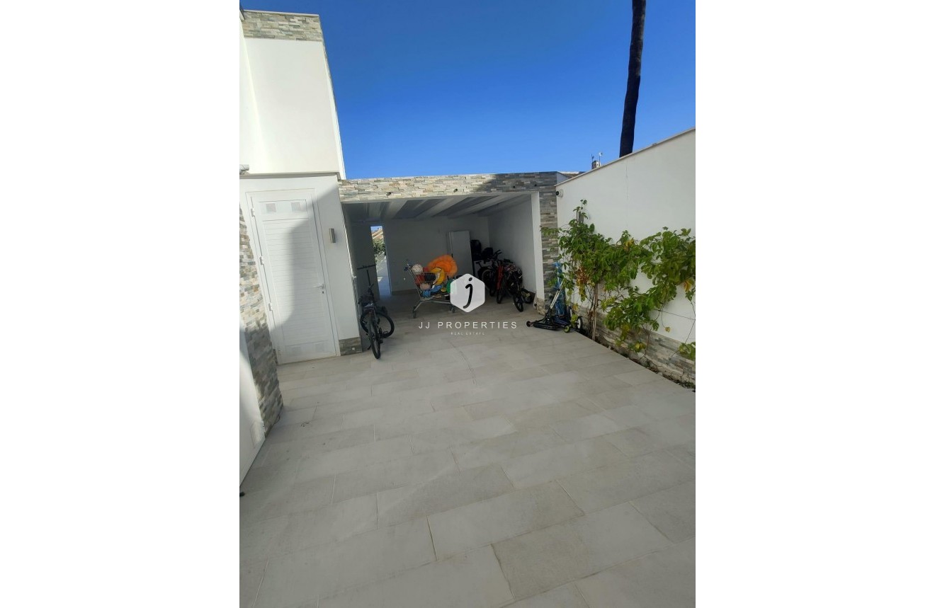 Tweedehands - Villa -
Orihuela Costa - La Zenia