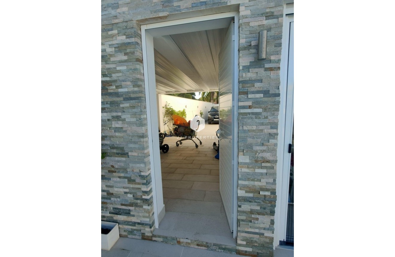 Tweedehands - Villa -
Orihuela Costa - La Zenia