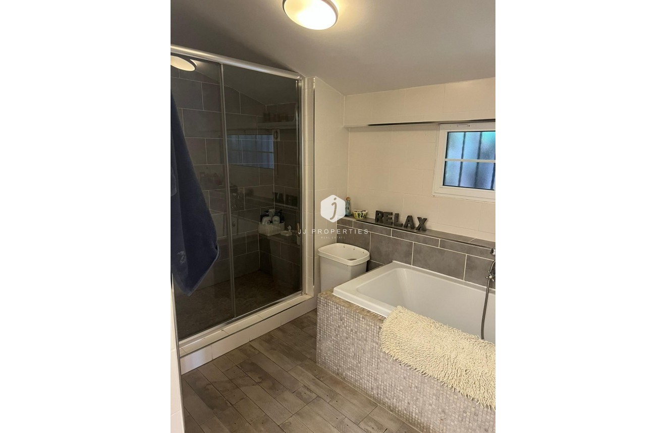 D'occasion - Villa -
Almoradí