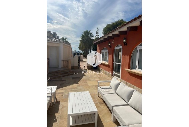 D'occasion - Villa -
Almoradí