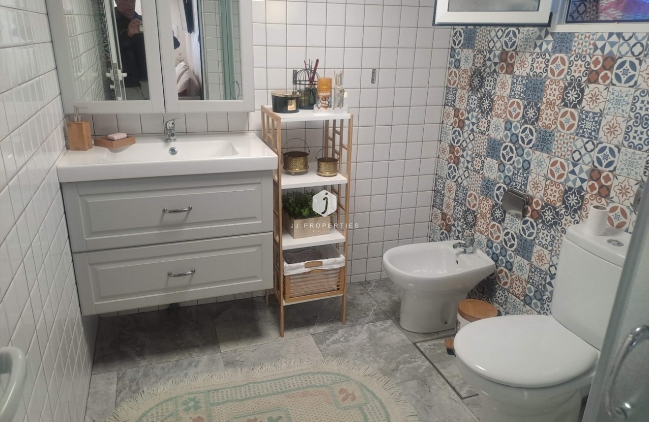 Z drugiej ręki - Szalet -
Ciudad Quesada - Costa Blanca