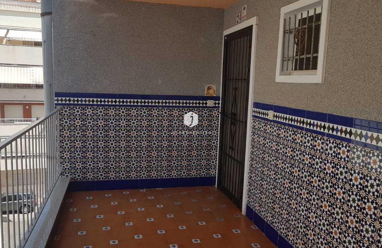 Tweedehands - Appartement / flat -
La Mata - Costa Blanca