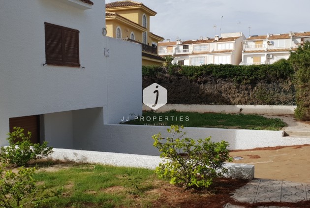 Tweedehands - Villa -
La Zenia - Costa Blanca