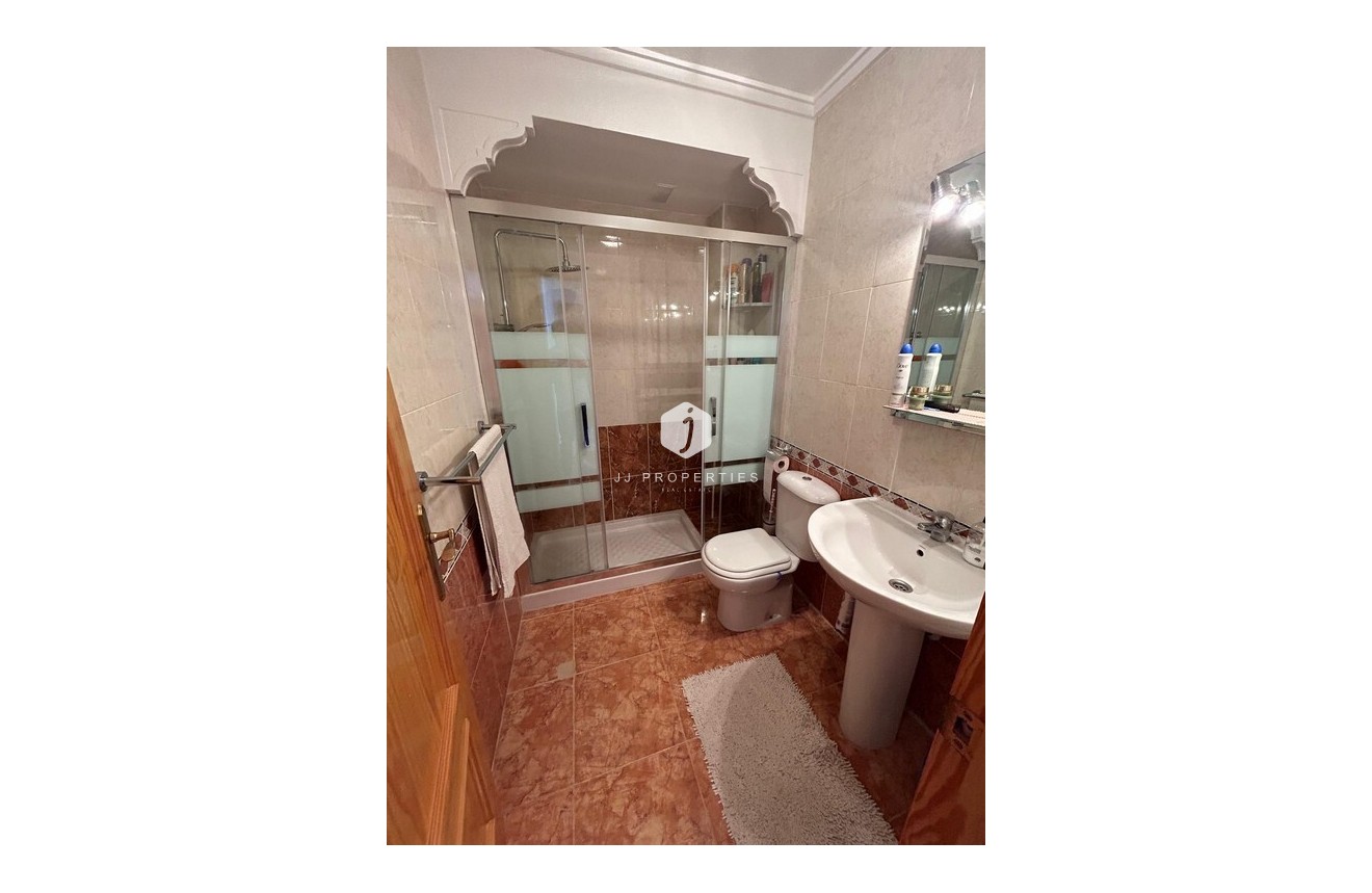 Z drugiej ręki - Szalet -
Algorfa - Costa Blanca