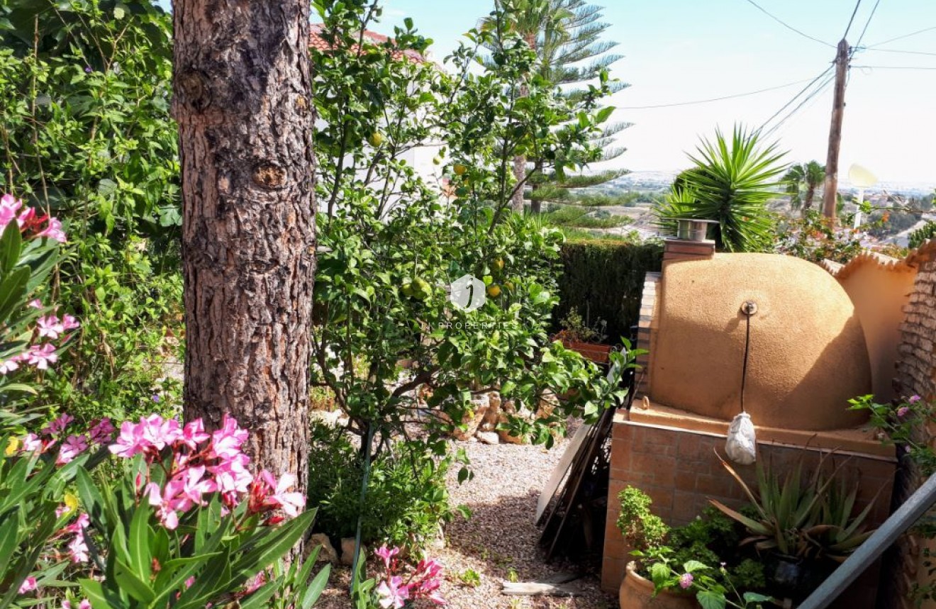 Tweedehands - Villa -
Ciudad Quesada - Costa Blanca