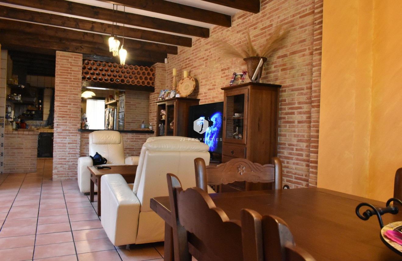 Z drugiej ręki - Villa -
Algorfa - Inland