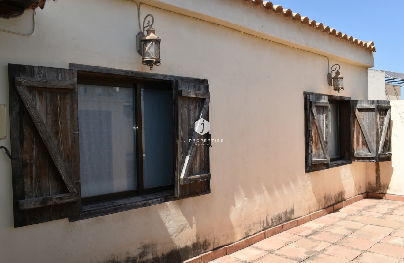 Z drugiej ręki - Villa -
Algorfa - Inland