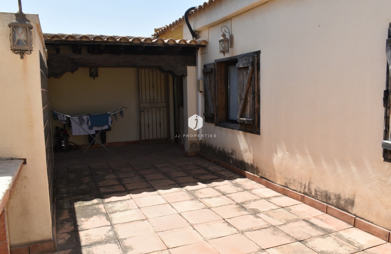 Z drugiej ręki - Villa -
Algorfa - Inland