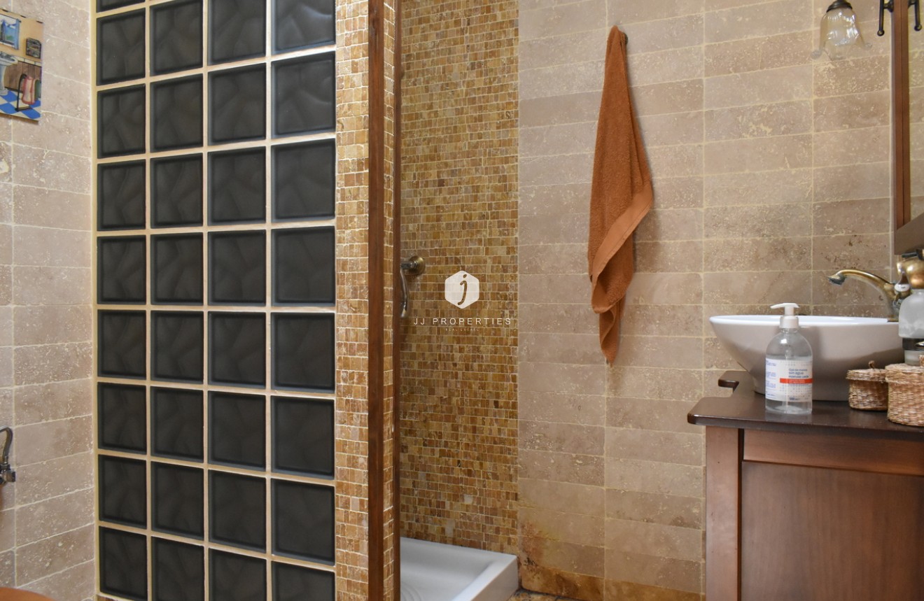 Z drugiej ręki - Villa -
Algorfa - Inland