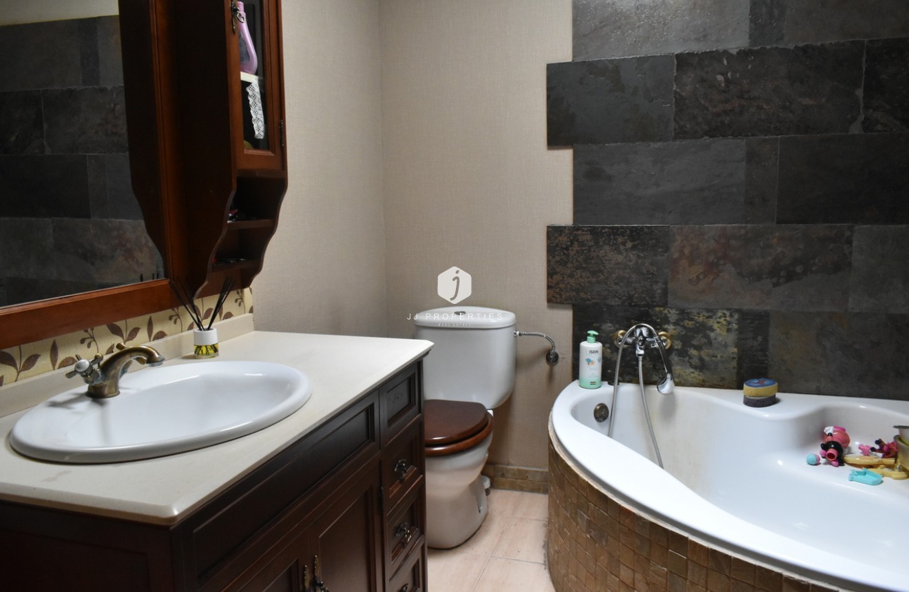 Z drugiej ręki - Villa -
Algorfa - Inland