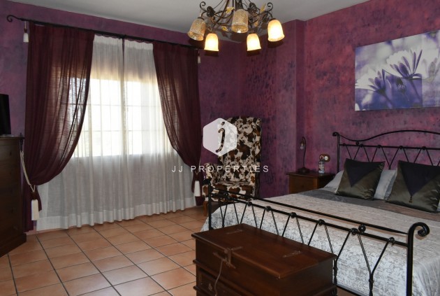 Z drugiej ręki - Villa -
Algorfa - Inland