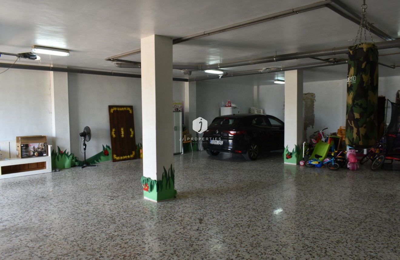 Z drugiej ręki - Villa -
Algorfa - Inland