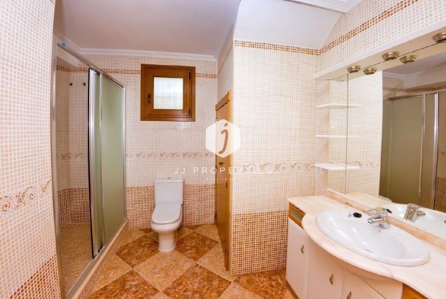 Tweedehands - Chalet -
Los Altos - Costa Blanca