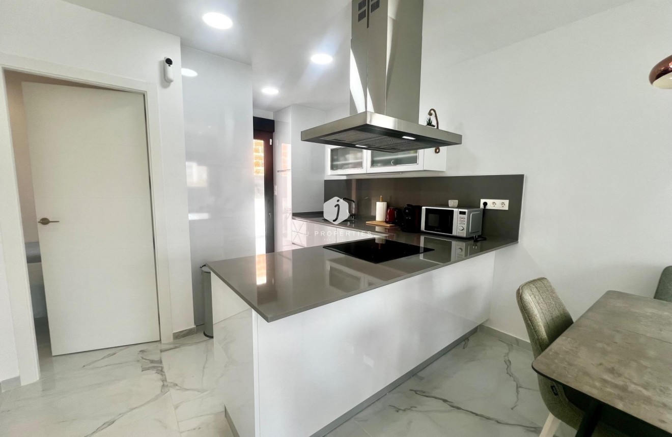 Tweedehands - Villa -
Torrevieja - La Siesta - El Salado - Torreta