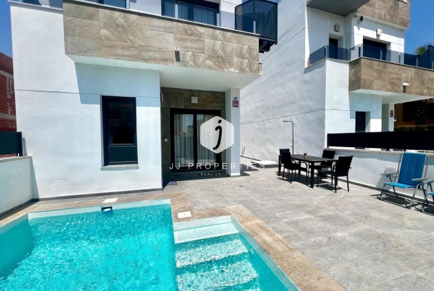 Tweedehands - Villa -
Torrevieja - La Siesta - El Salado - Torreta