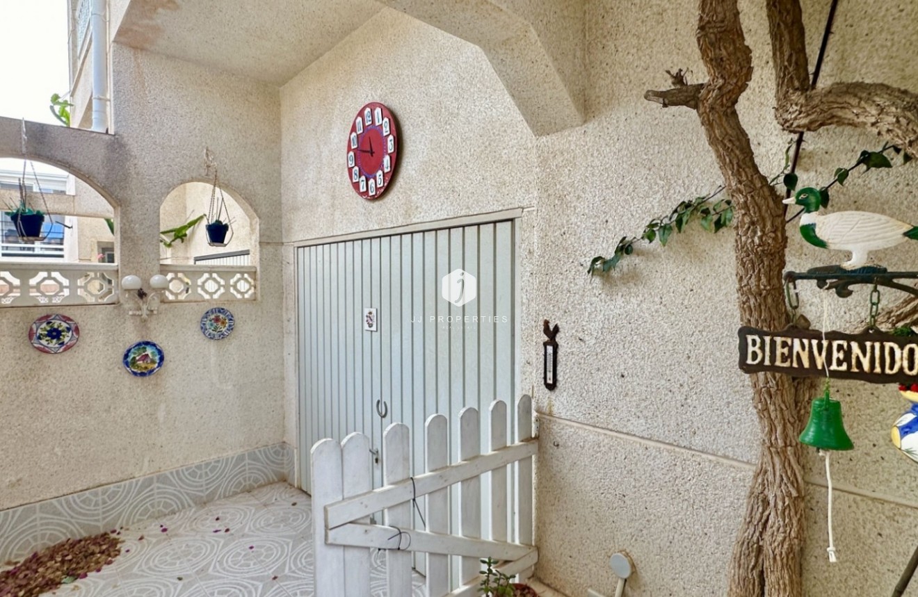 Tweedehands - Chalet -
Orihuela Costa - Costa Blanca