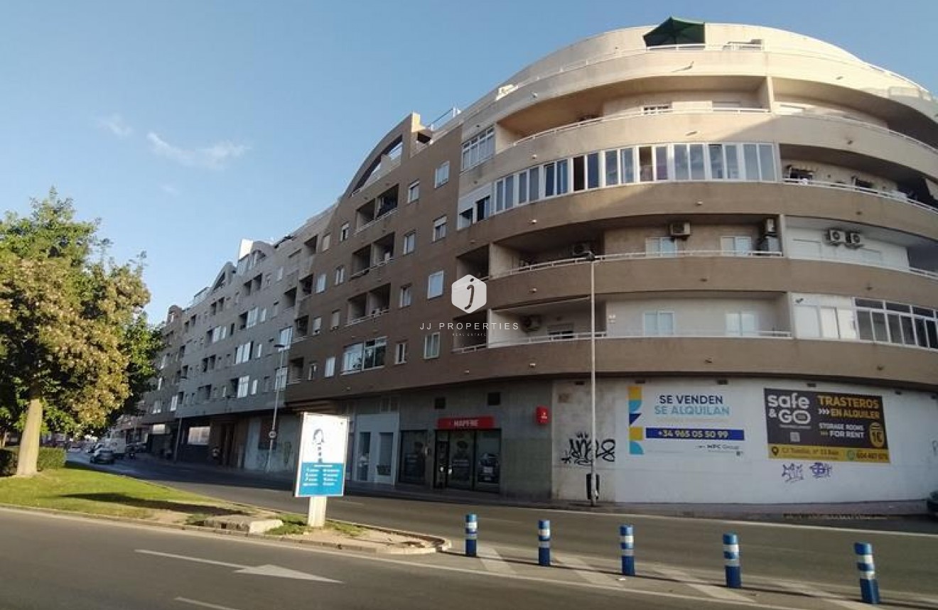 Tweedehands - Appartement / flat -
Torrevieja - El molino