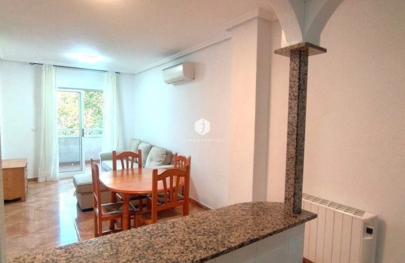 Tweedehands - Appartement / flat -
Torrevieja - El molino