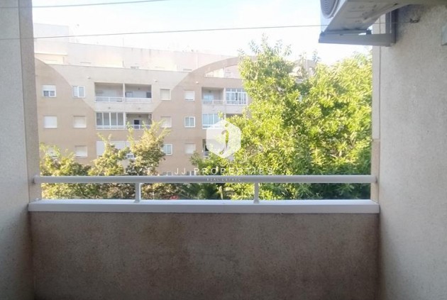 Tweedehands - Appartement / flat -
Torrevieja - El molino