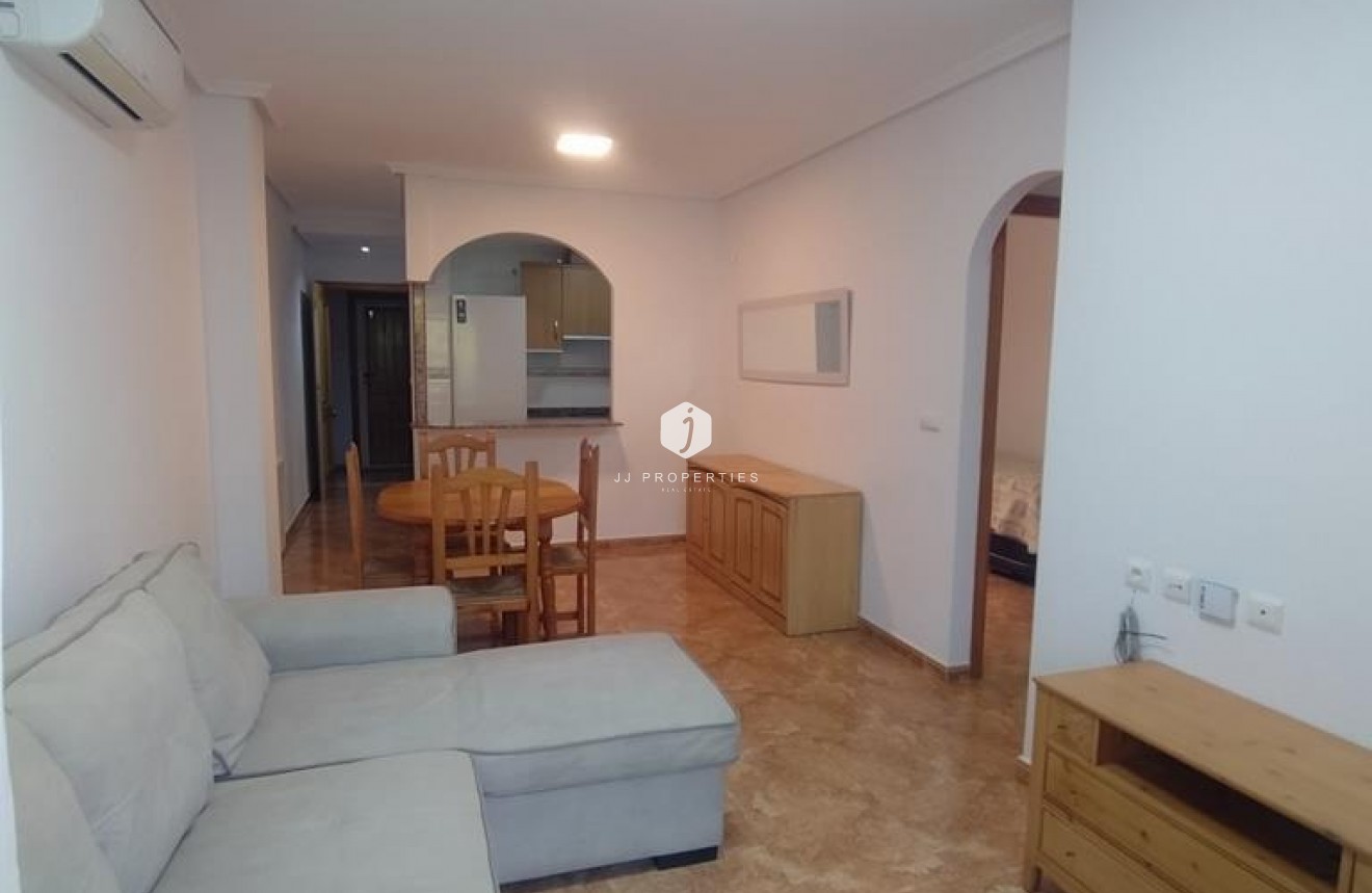 Tweedehands - Appartement / flat -
Torrevieja - El molino