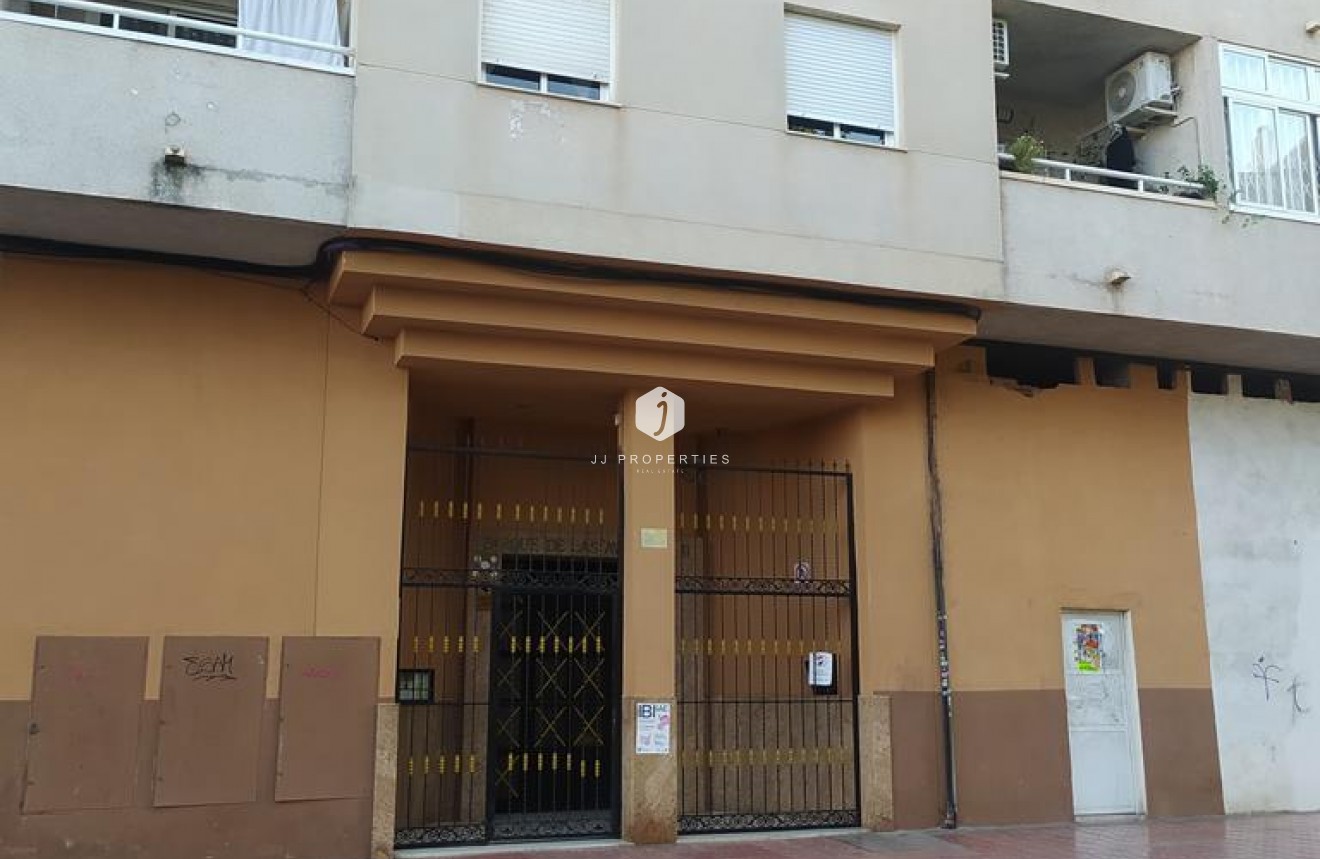 Tweedehands - Appartement / flat -
Torrevieja - El molino