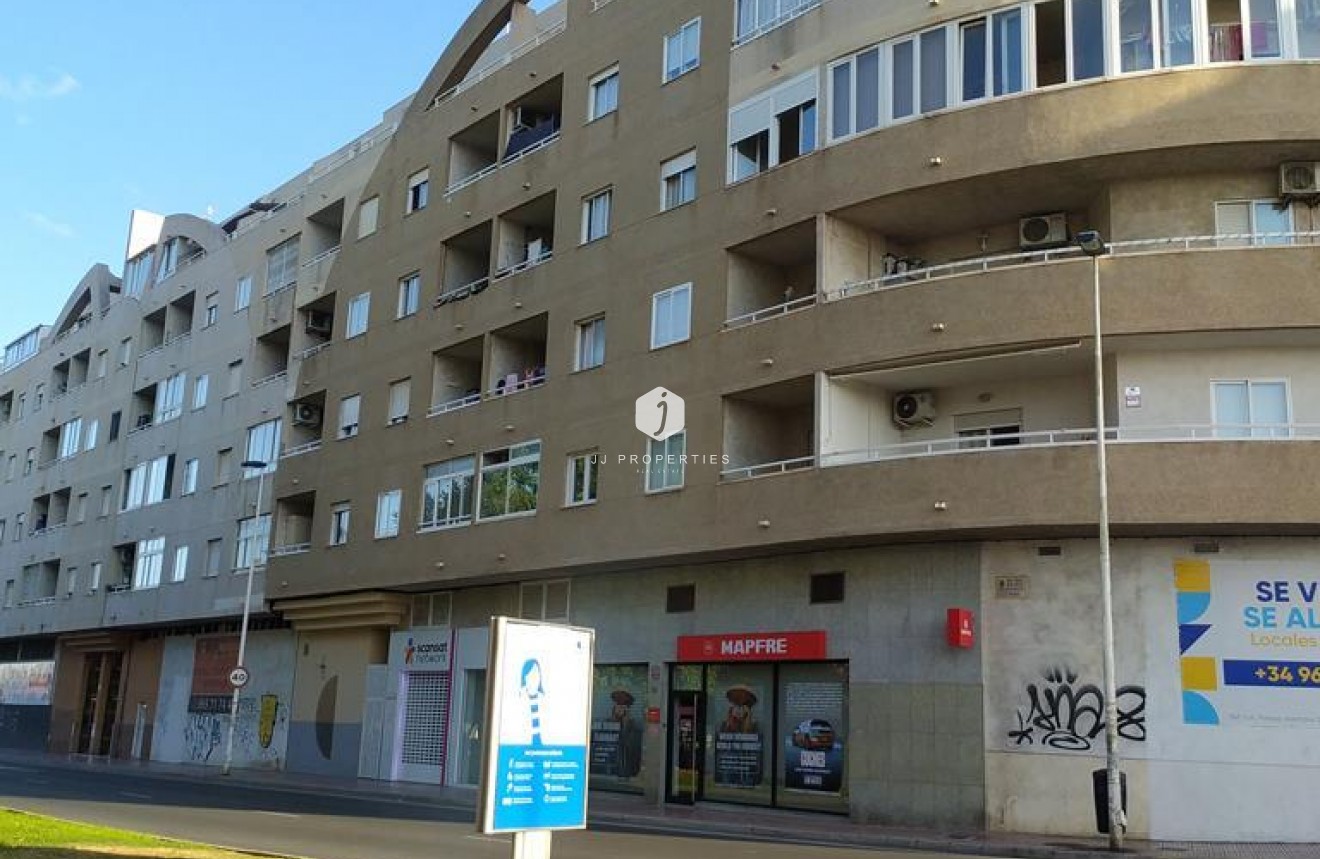 Tweedehands - Appartement / flat -
Torrevieja - El molino