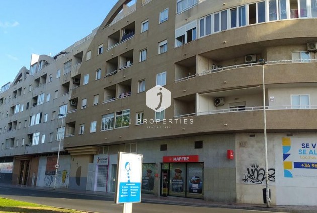 Tweedehands - Appartement / flat -
Torrevieja - El molino