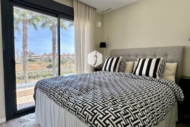 Tweedehands - Villa -
Orihuela Costa - Costa Blanca