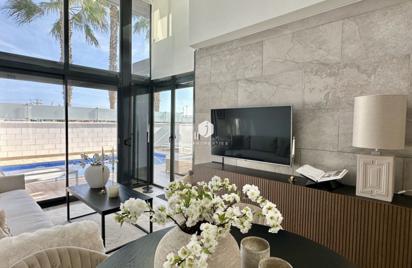 Tweedehands - Villa -
Orihuela Costa - Costa Blanca