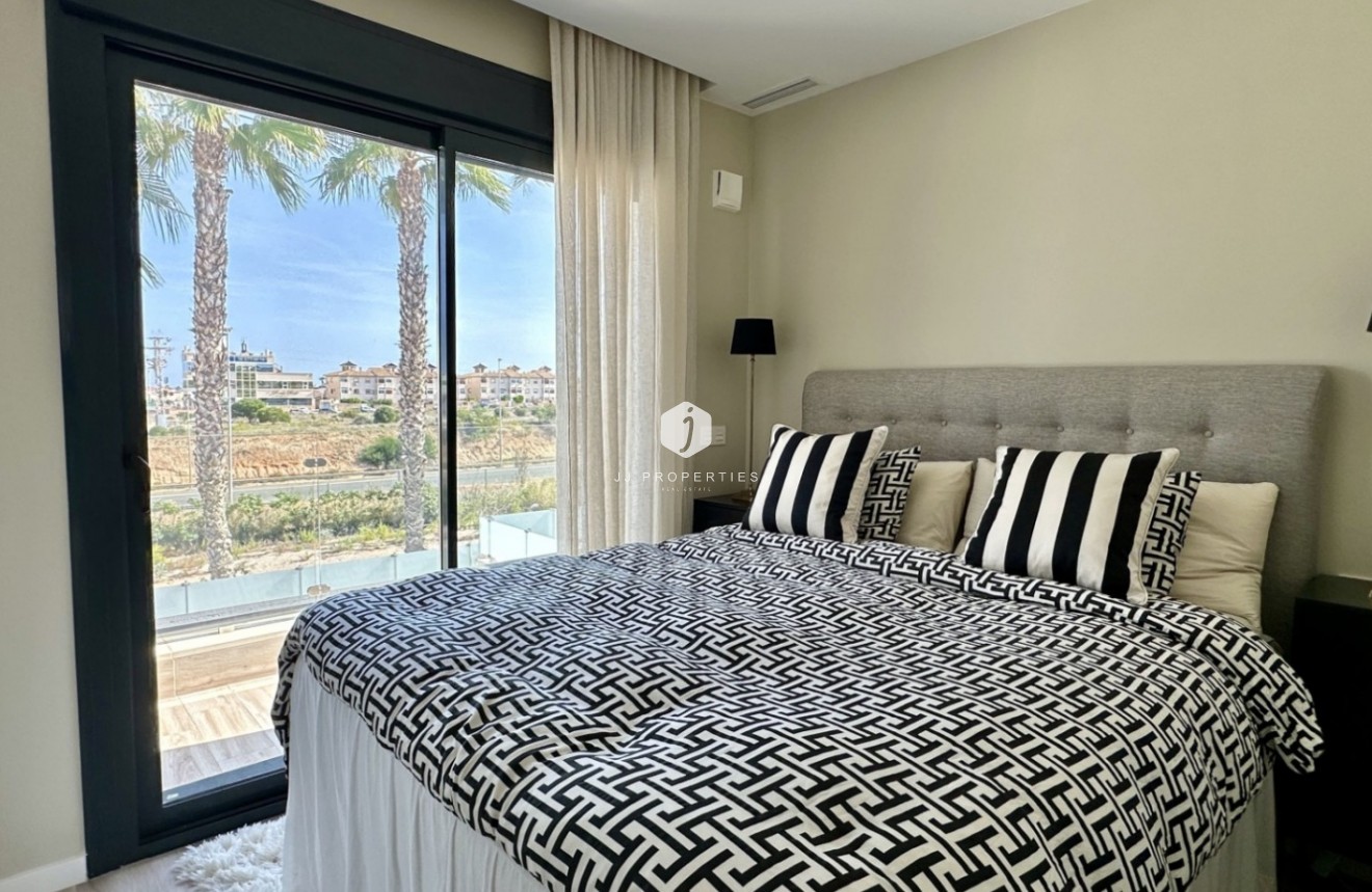 Tweedehands - Villa -
Orihuela Costa - Costa Blanca