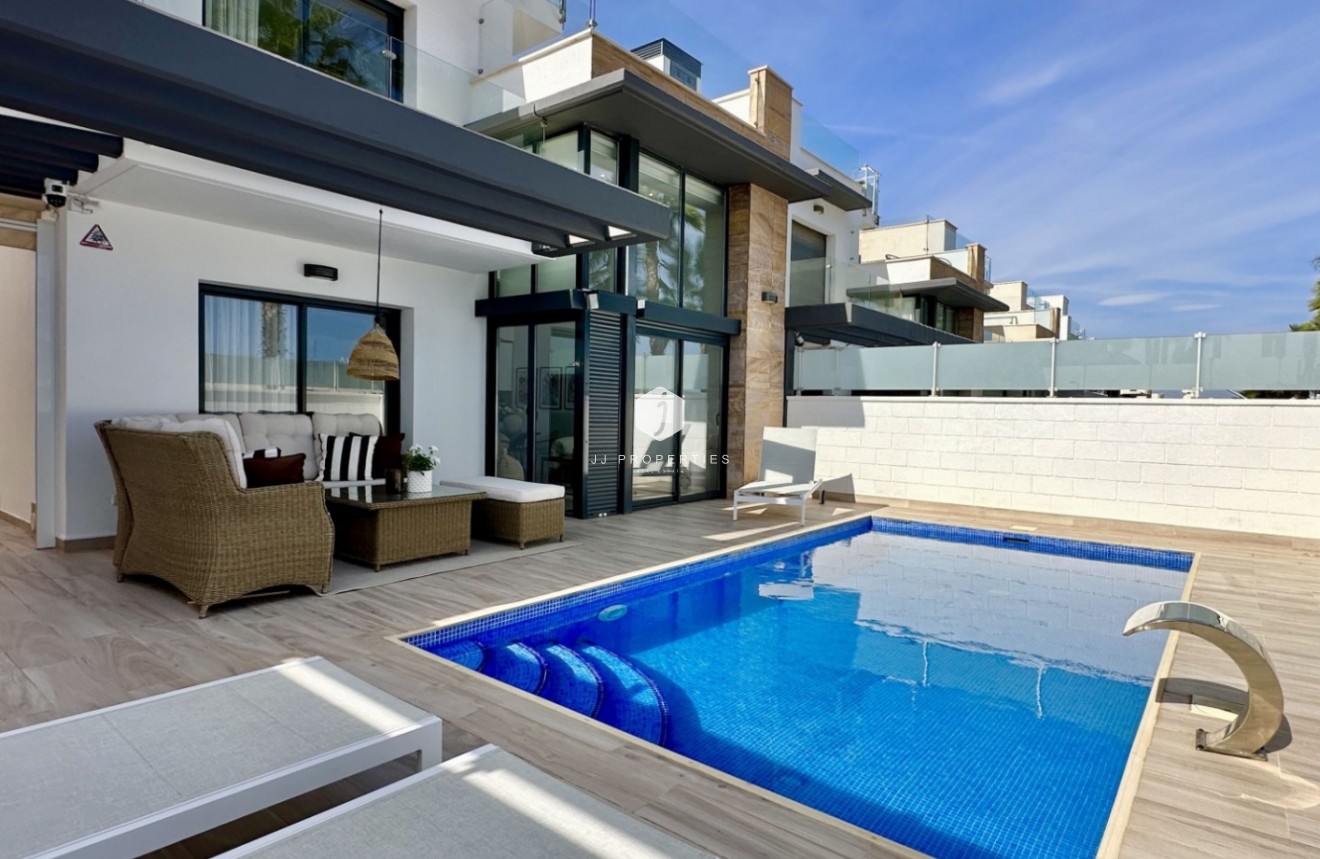 Tweedehands - Villa -
Orihuela Costa - Costa Blanca