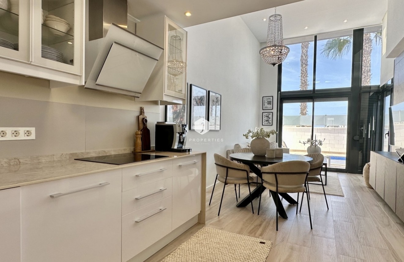 Tweedehands - Villa -
Orihuela Costa - Costa Blanca