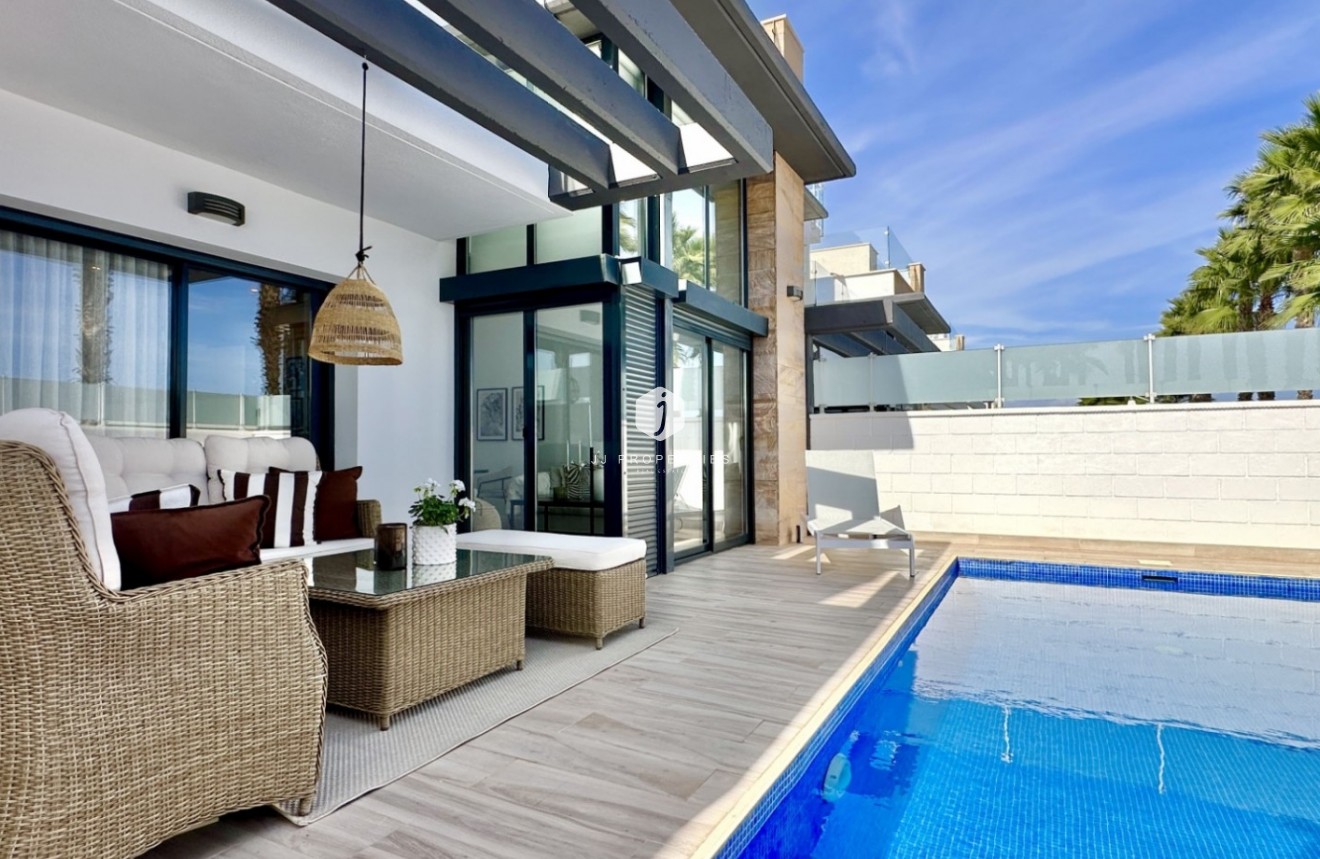 Tweedehands - Villa -
Orihuela Costa - Costa Blanca