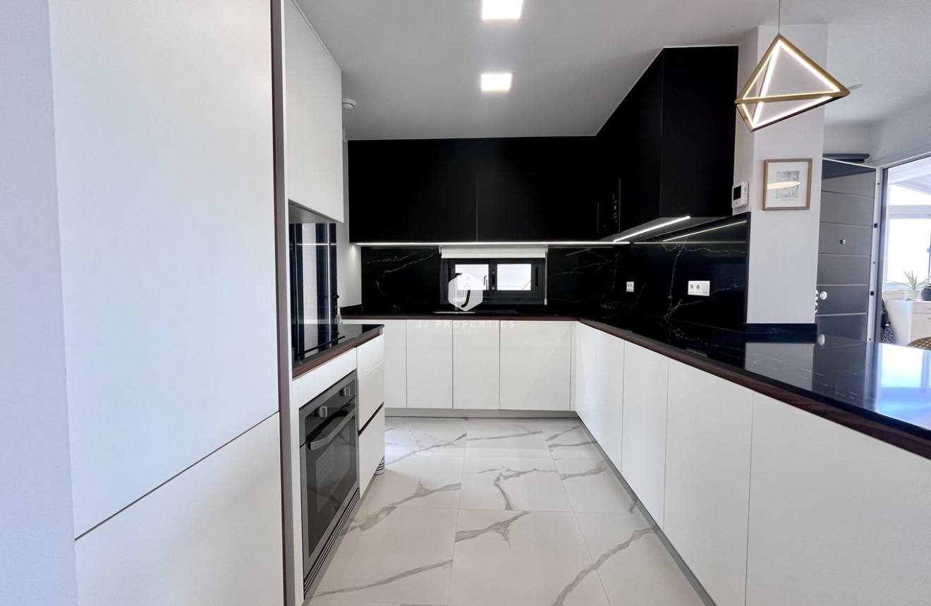 Tweedehands - Appartement / flat -
San Miguel de Salinas - Inland