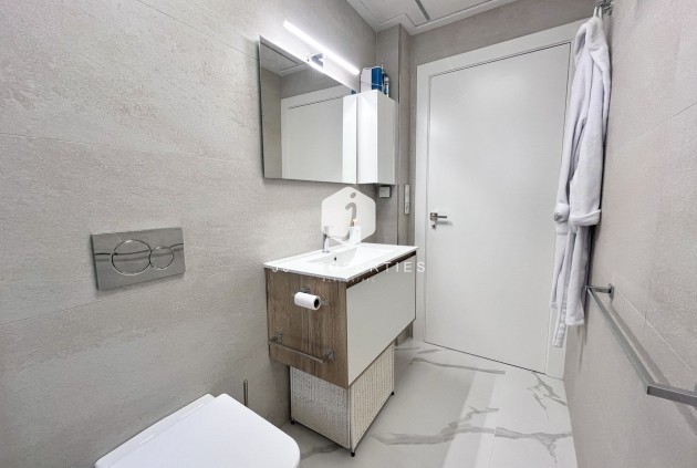 Tweedehands - Appartement / flat -
San Miguel de Salinas - Inland