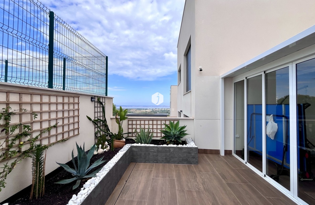 Tweedehands - Appartement / flat -
San Miguel de Salinas - Inland