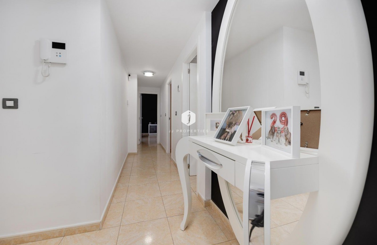 Tweedehands - Appartement / flat -
Torrevieja - Centro