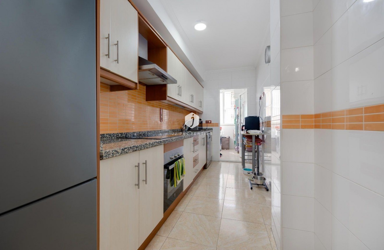 Tweedehands - Appartement / flat -
Torrevieja - Centro