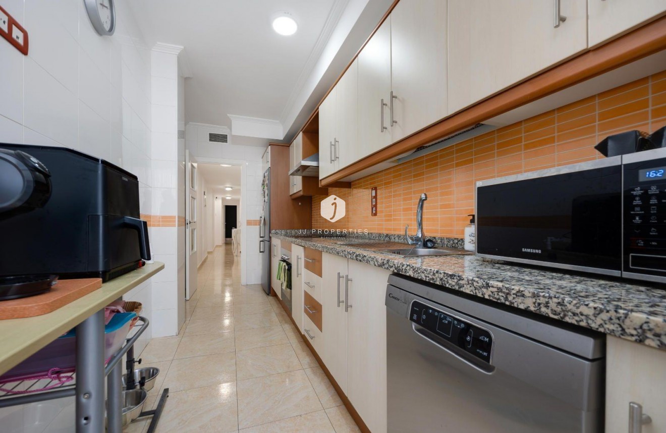Tweedehands - Appartement / flat -
Torrevieja - Centro