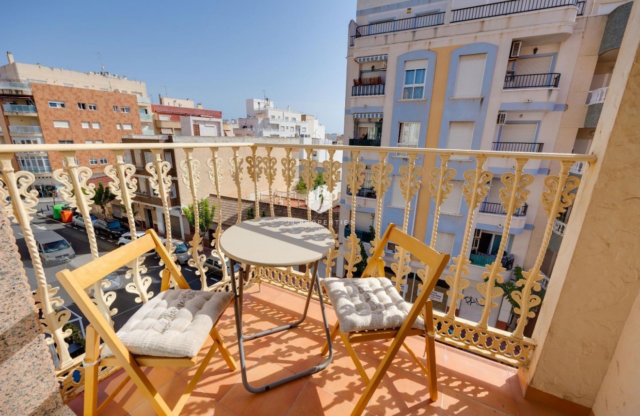 Tweedehands - Appartement / flat -
Torrevieja - Centro