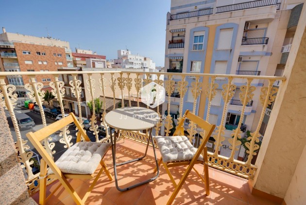 Tweedehands - Appartement / flat -
Torrevieja - Centro