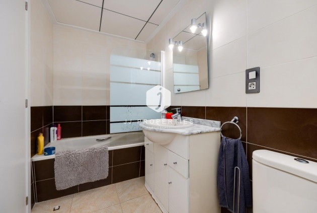 Tweedehands - Appartement / flat -
Torrevieja - Centro