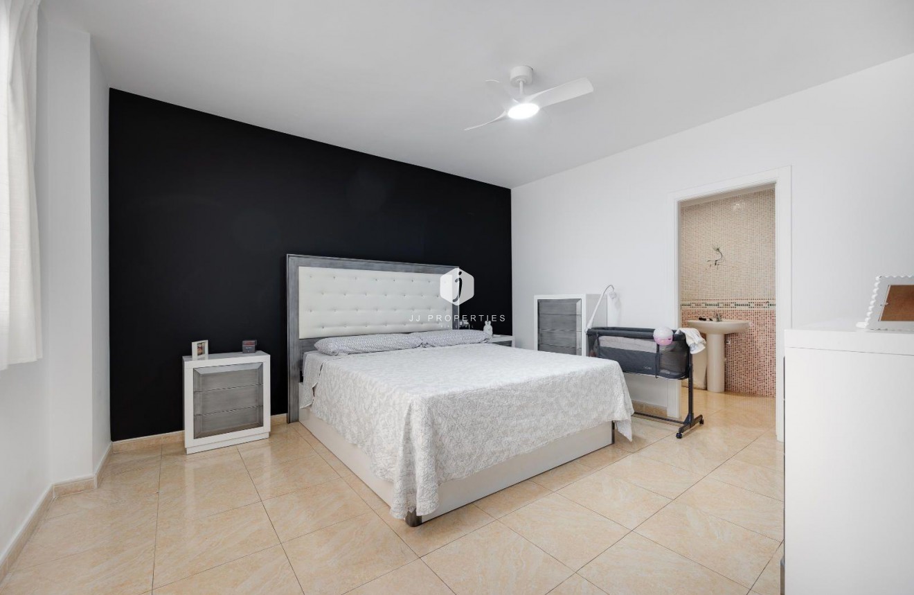 Tweedehands - Appartement / flat -
Torrevieja - Centro